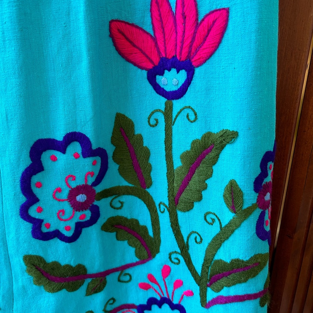 Vintage Mexican Embroidered Skirt size Small